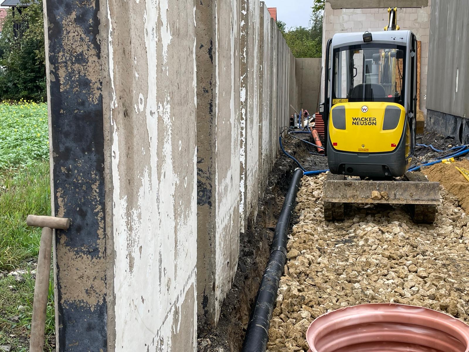 Drenaż opaskowy i izolacja ścian fundamentowych