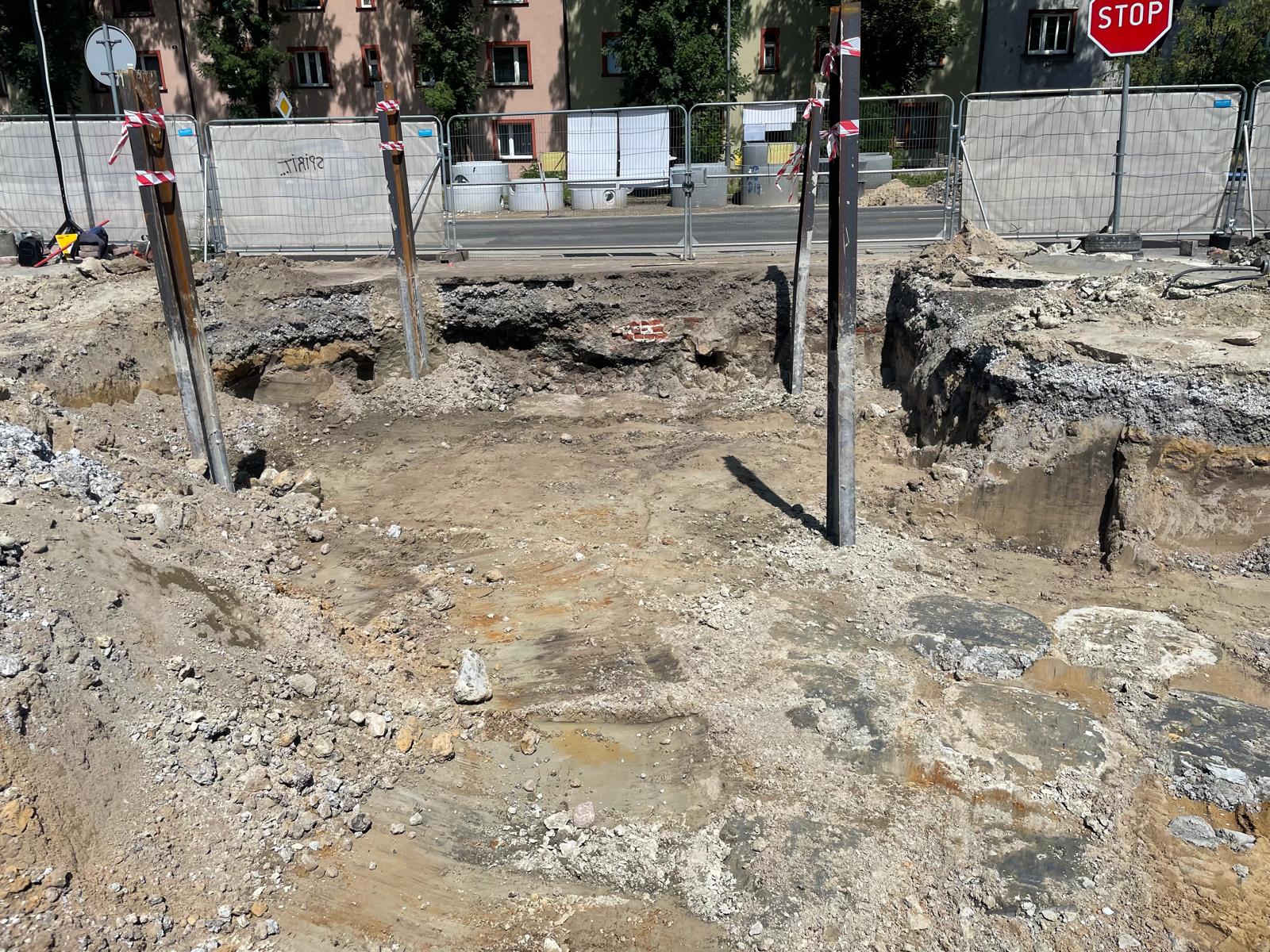 Wykopy fundamentowe pod stopy i ławy w zabudowie miejskiej